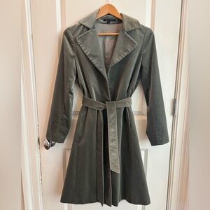 Theory Grey Velvet Trench Coat
Size S

Gorgeous and elegant, excellent condition
